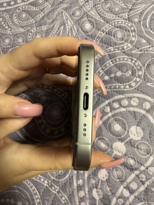 Продам айфон 16 про