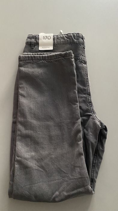 Vand pantaloni baieti Reserved gri  “blugi”
