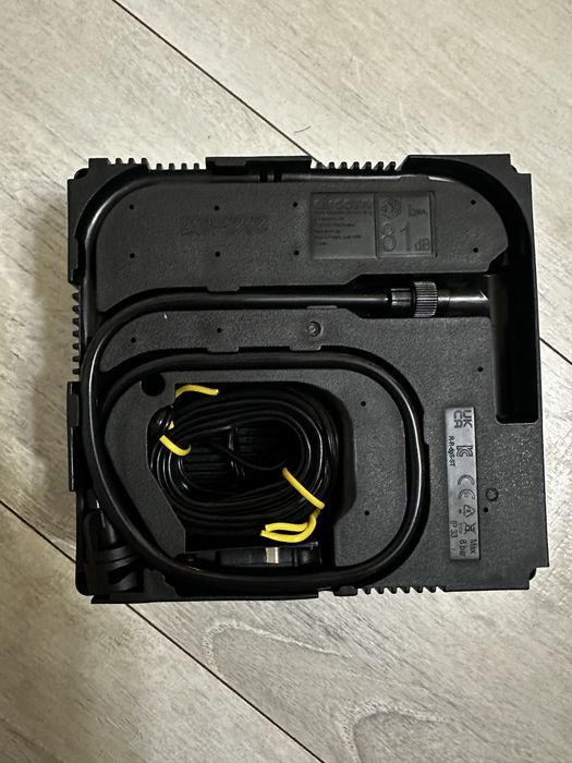 Kit compresor auto nou cu spuma, surubelnita, carlig tractare si husa