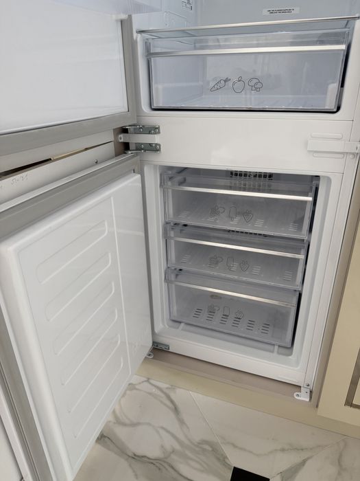 Продам Холодильники Smeg