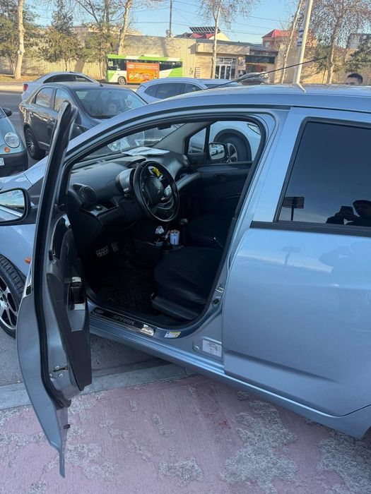 Продам срочно Спарк