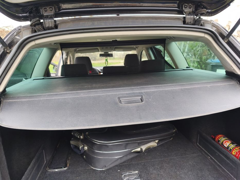 Rulou portbagaj Volkswagen Passat B6 break variant / plasă despărțitor