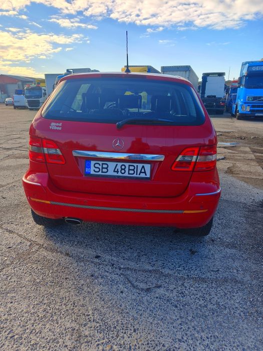 Mercedes cutie automată