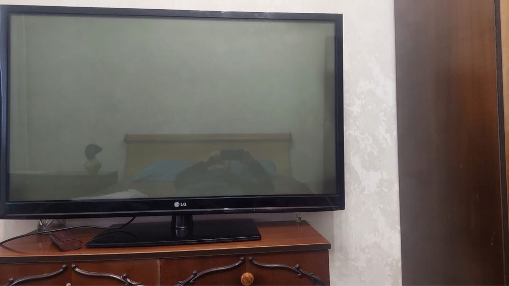 Телевизор LG, диаметр 52 дюйма
