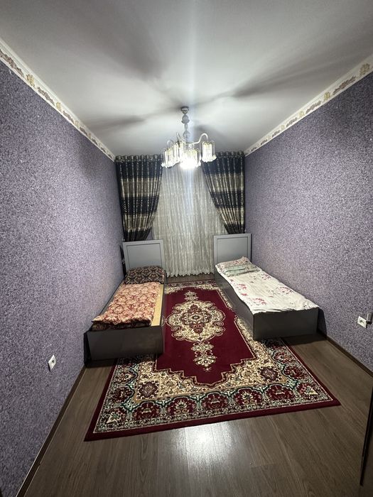 Yashnabod Rayon Olmos maxalla 3/2/5  kvartira srochno sotiladi