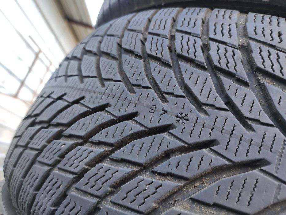 2бр Зимни гуми 205 45 17 - Nokian