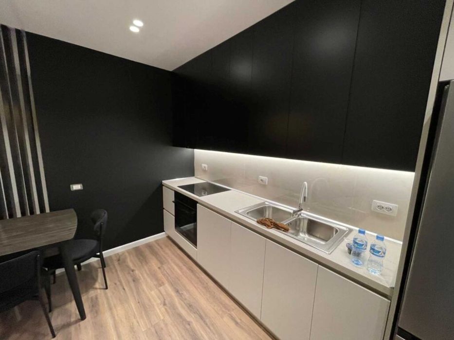 Дава се под наем Двустаен апартамент в София, Център - 67 кв.м за 398.82 € - Снимка #2