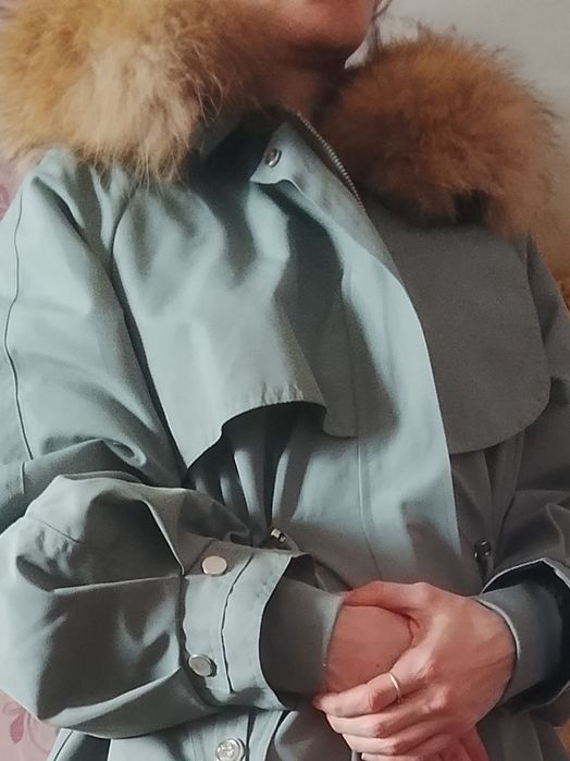 Продам модную женскую куртку .