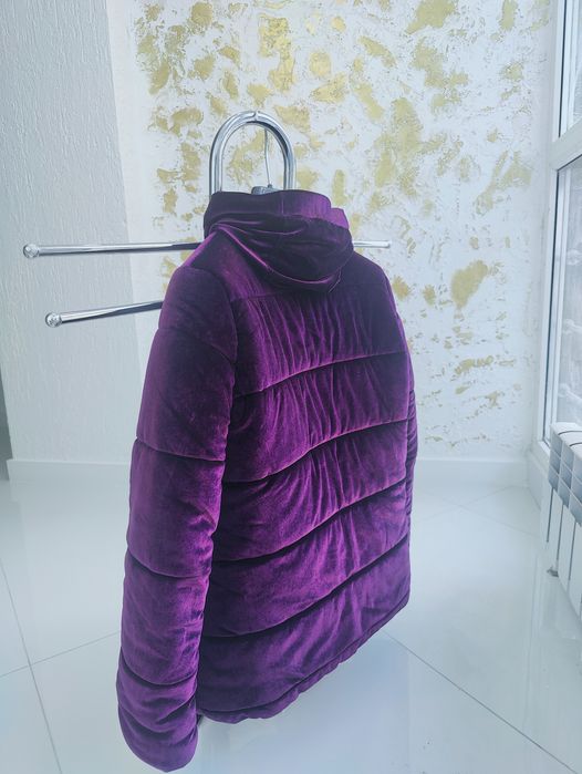 Раскошная бархатная куртка для модниц