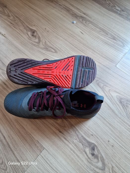 UNDER  ARMOR  маратонки