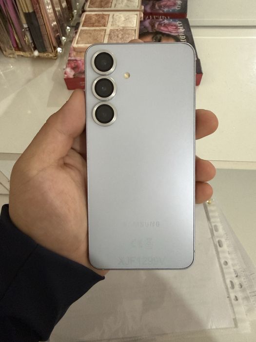 Samsung S25 yaxshi holatda