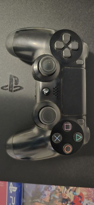 Consola PlayStation PS4 Slim 1 TB, cu o maneta si 2 jocuri