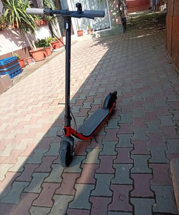 Trotineta ninebot