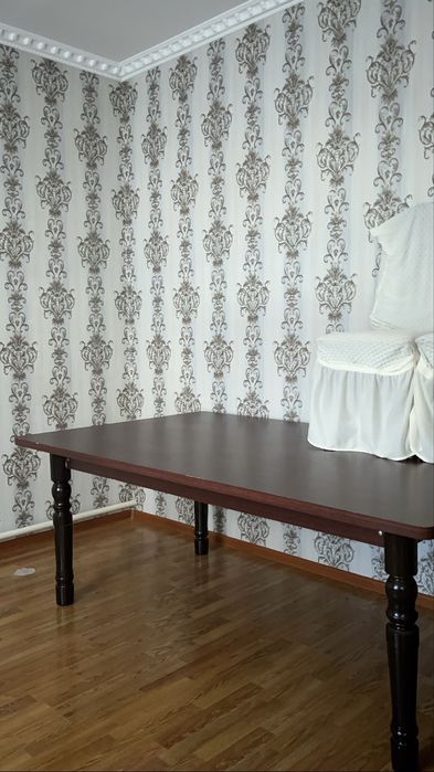 продам гостинный стол