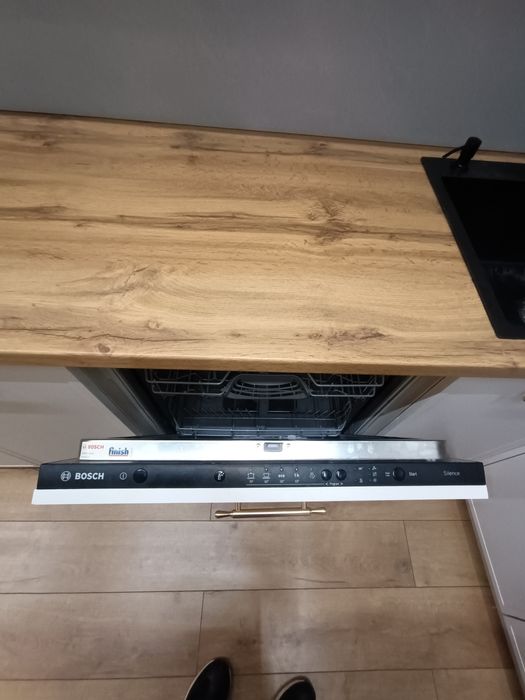 Продам кухонный гарнитур с техникой