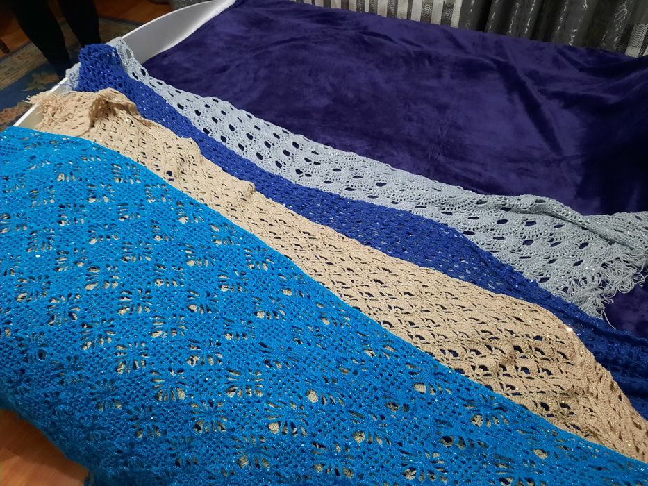 Продам шаль ручная вязка.