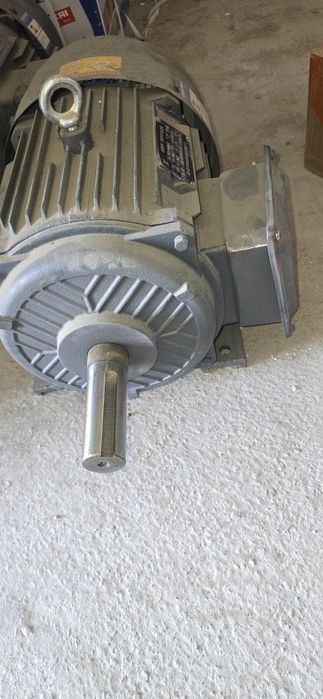 Электро матор 7.5кв 1000 оборот
