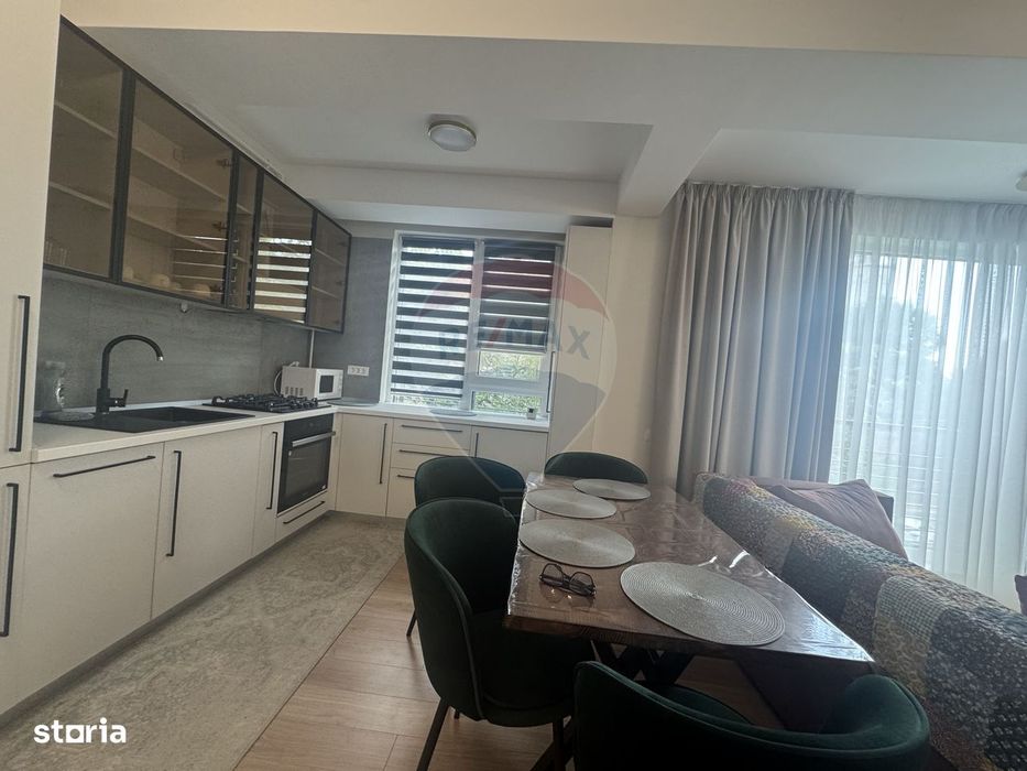 Apartament cu 3 camere de închiriat în zona Central
