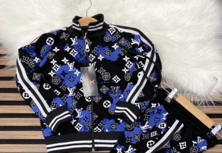 Compleuri copii LV,super model, super calitate, mărimi diverse