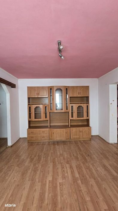 Apartament ieftin cu 3 camere