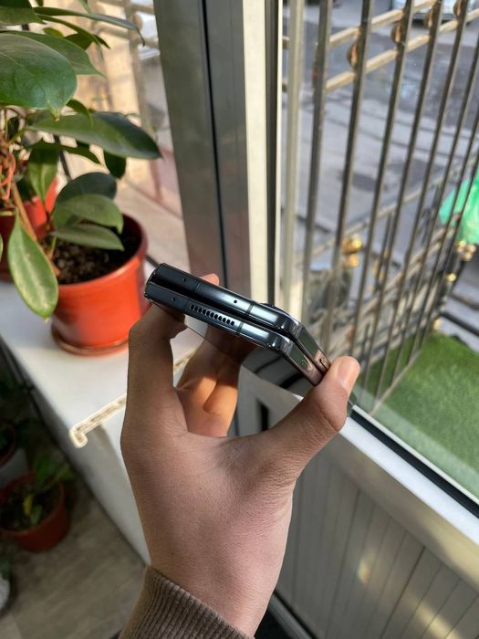 Samsung galaxy z fold 5 5G 12/256gb holati ideal