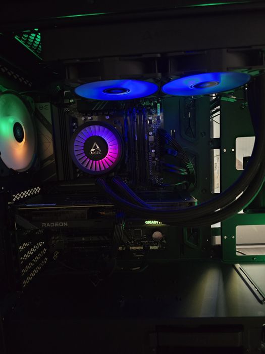 PC Gaming 9600X | RX 9060 XT 16GB