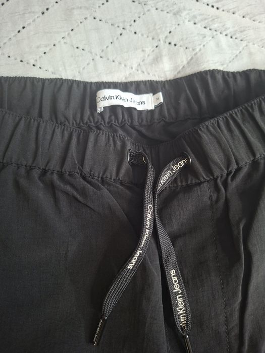 Артикули Calvin Klein