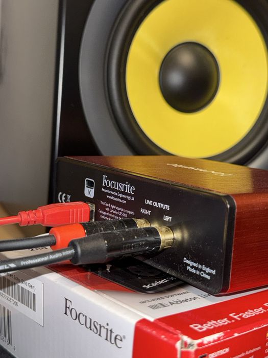 Focusrite Scarlett Solo 2th Gen USB аудио интерфейс