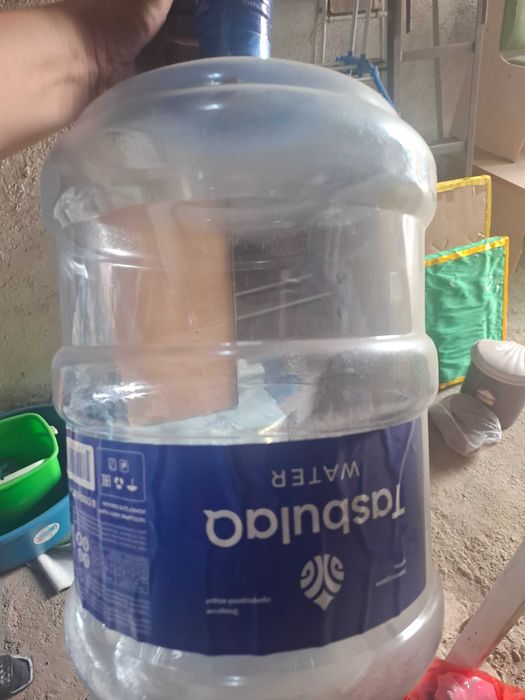 Продаю бутыли 19л (три штуки)