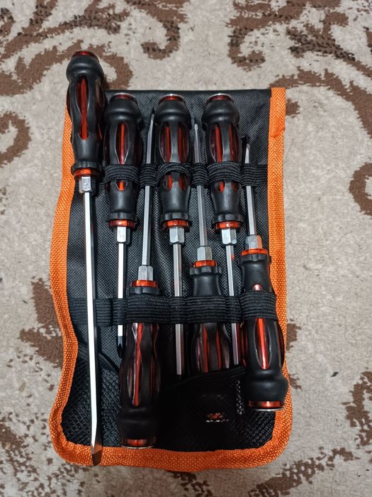 Продам отвертки.