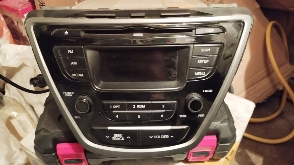 Штатная автомагнитола на Хендай элантра.