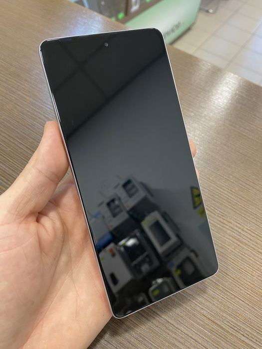 Motorola Edge 30 Pro / 128GB / Impecabil / Garantie 12 luni