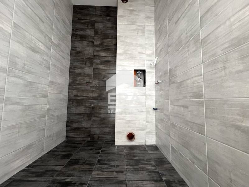 Многостаен апартамент с 3 спални, тип "мезонет", в нова сграда с разре