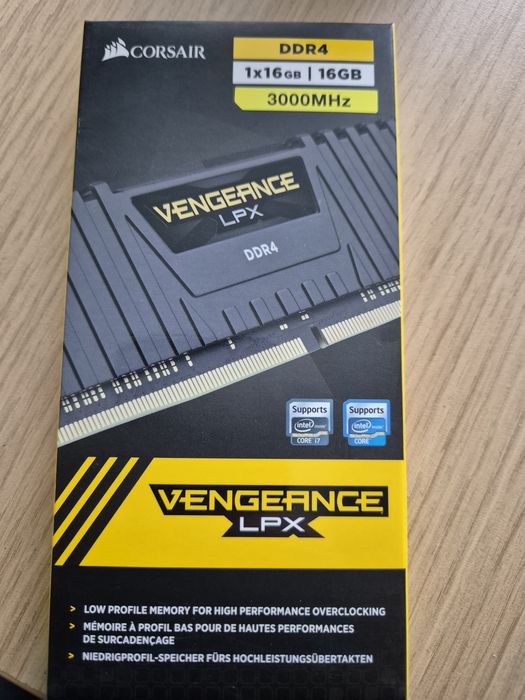 RAM памет 2 х 16GB DDR4 3000 Corsair Vengeance LPX | НОВИ!