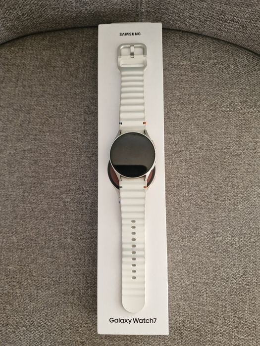 Samsung Galaxy watch 7 40MM BT
BEIGE