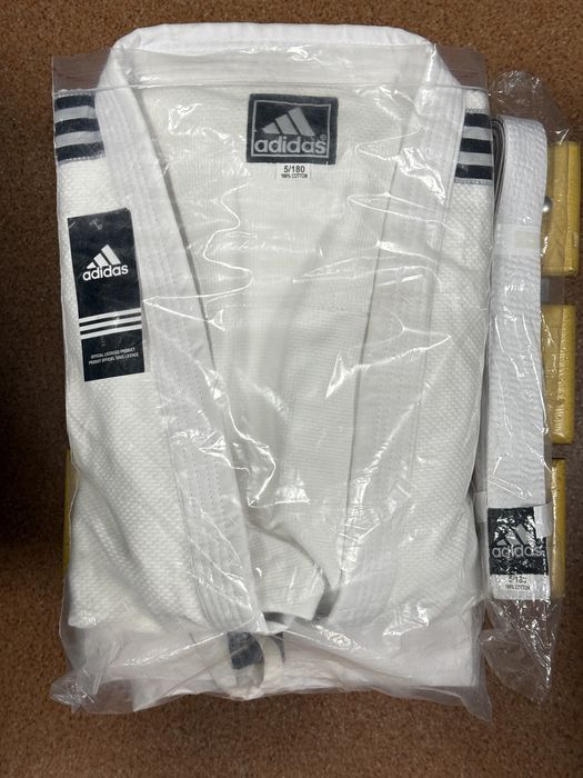 новое Кимоно Adidas