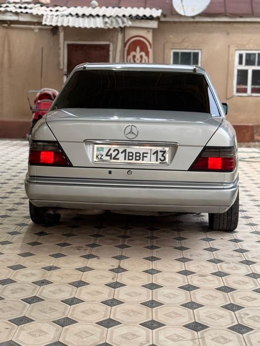 Мерседес бен Е320