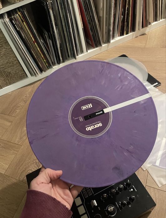 MWM Phase DJ контролери Serato