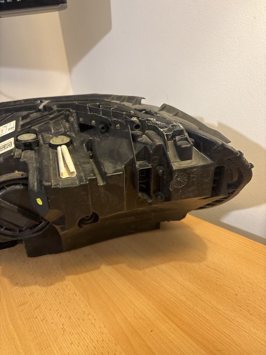 Фар Mercedes C-class W206