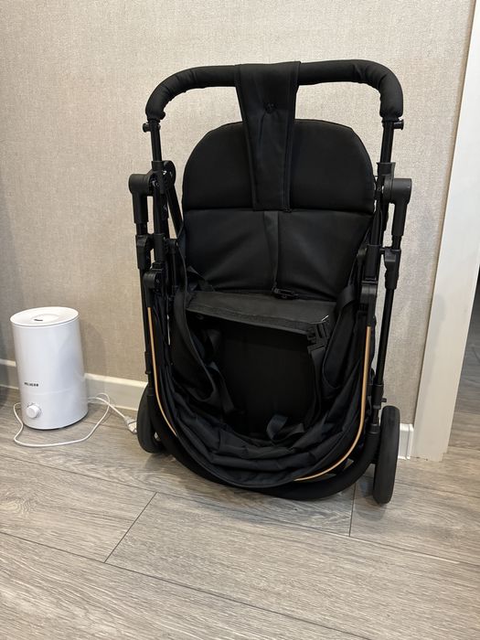 Коляска , состояние новой!