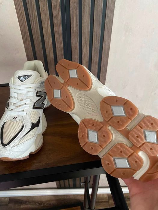 Дамски New balance 9060, естесвен велур. Видо