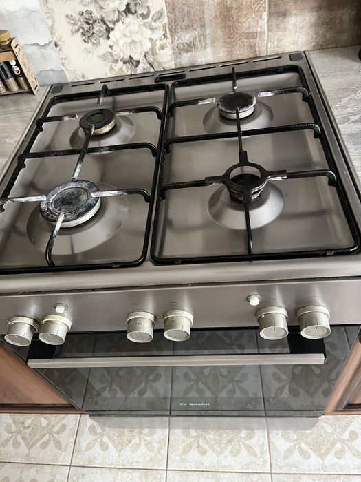 Продам газовую плиту