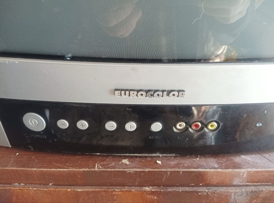 Vand televizor ieftin .