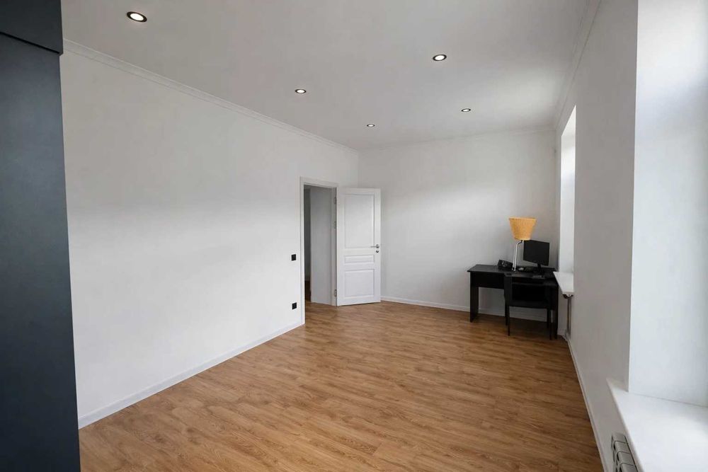 Продается участок 5,5 соток на Мирабадском районе.