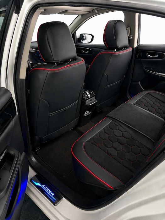 Комплект луксозна универсална тапицерия еко кожа и алкантара - черна, черно-сива или черно-червена.