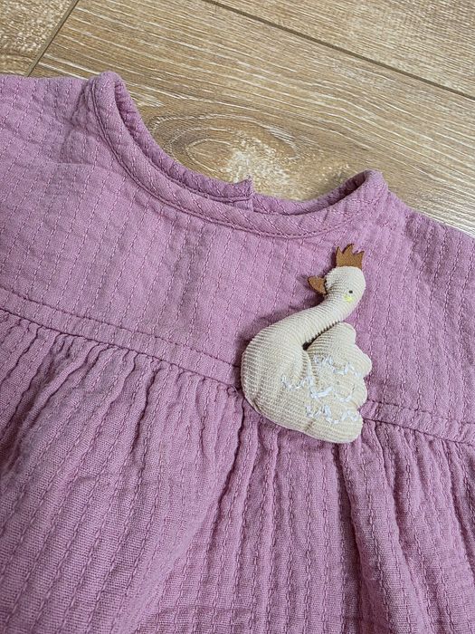 Next rochie bebe 3-6 luni mov cu lebada