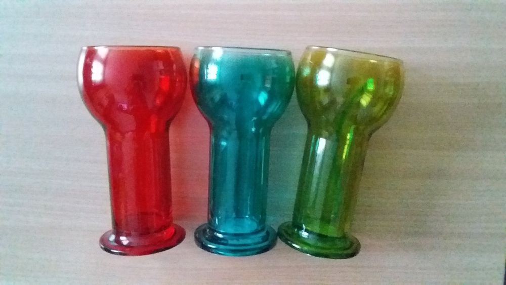 Подсвечники 3 штуки.