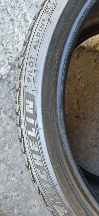 4 anvelope iarna noi Michelin,fata 265/35/21,spate 305/30/21,dot 2022.Pretul este pe bucata.