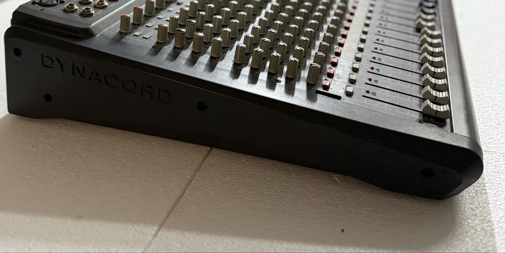 Vand mixer dynacord CMS1000.2 ( FARA PUTERE )