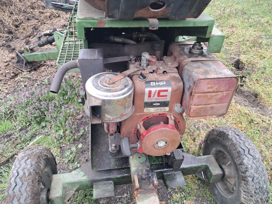 Mini  escavator .
